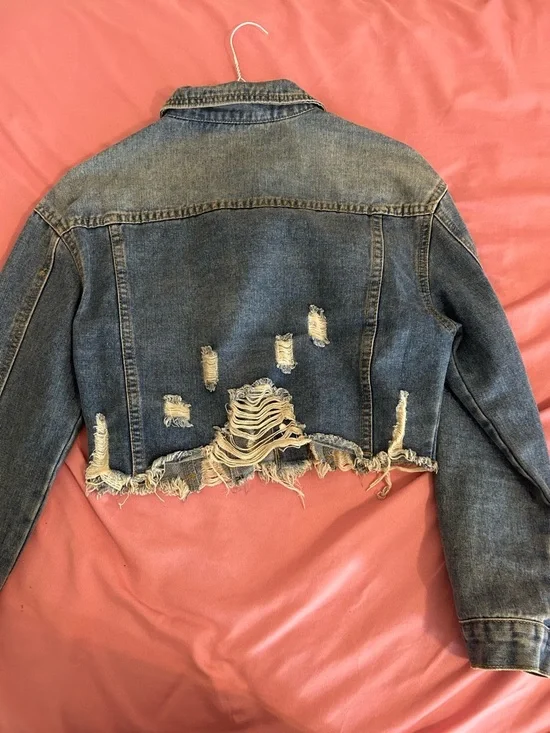 Cropped Distressed Denim Jacket - Blue - Picture 3 of 7